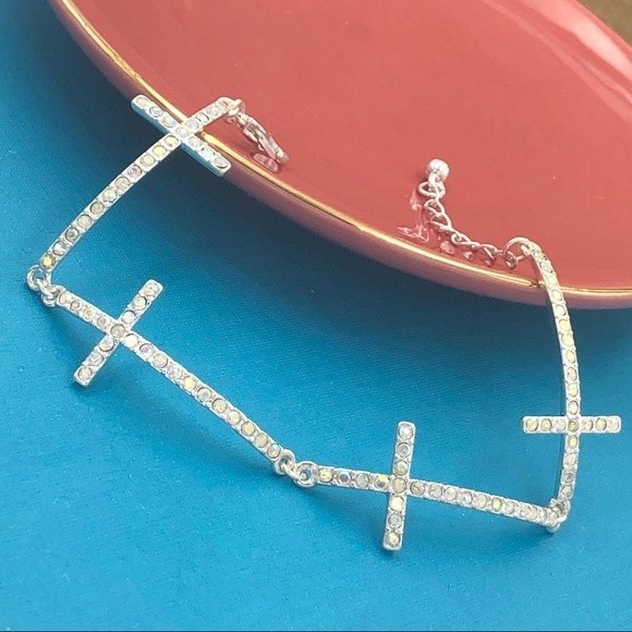 🌼 Cross AB Iridescent Rhinestone Silver Clasp Bracelet - Picture 1 of 2